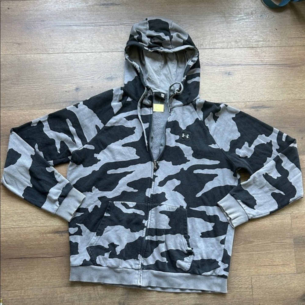 Under Armour Black and Gray Camouflage Hoodie ! Large